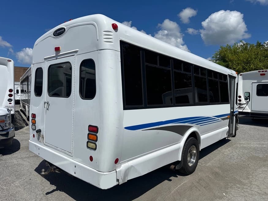 2001 Ford E450 Girardin Shuttle Bus - Image 2