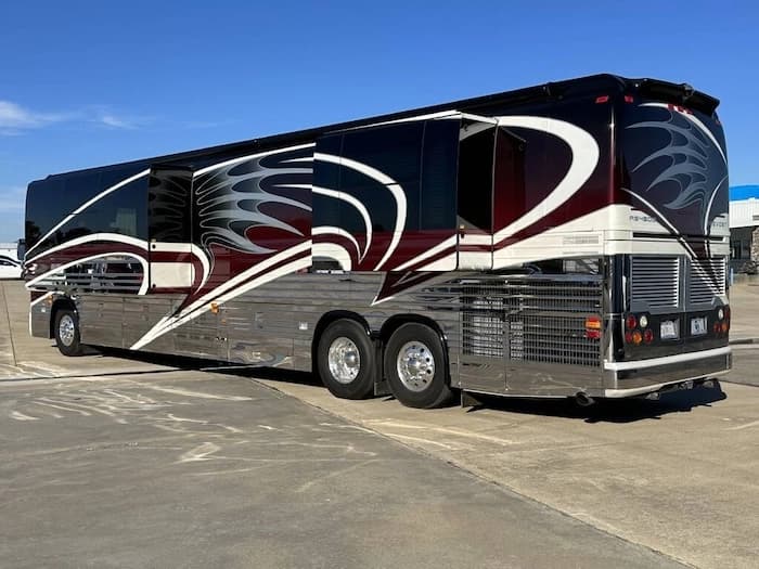 2006 Prevost Legendary XLII Motorhome - Image 6
