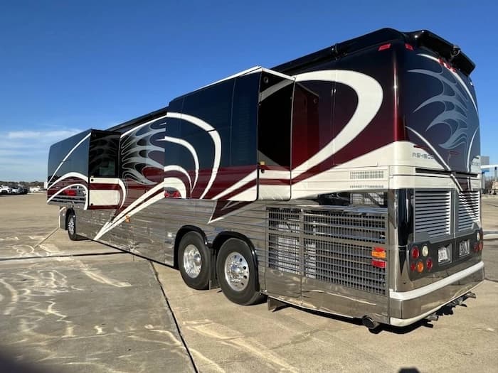 2006 Prevost Legendary XLII Motorhome - Image 8