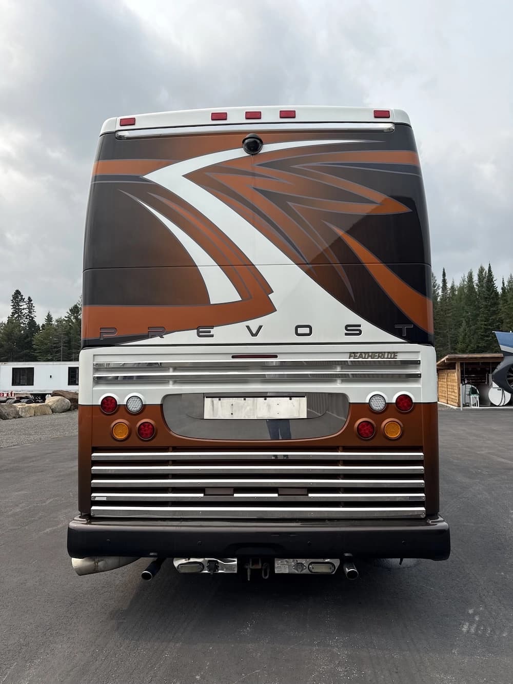 2005 Prevost Featherlite H3-45 Motorhome - Image 7