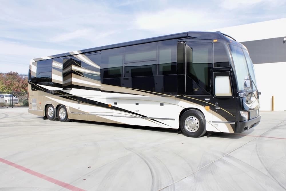 2019 Prevost Marathon H3-45 Motorhome - Image 1