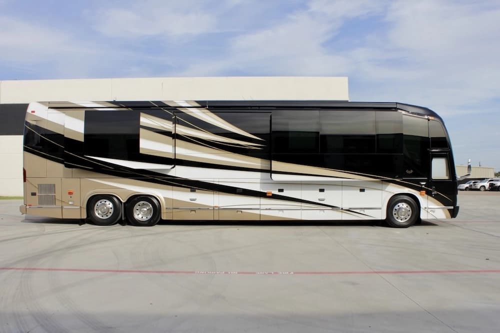 2019 Prevost Marathon H3-45 Motorhome - Image 9