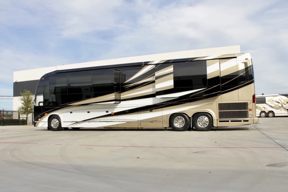 2019 Prevost Marathon H3-45 Motorhome - Image 10