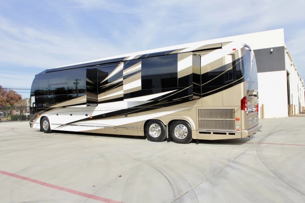 2019 Prevost Marathon H3-45 Motorhome - Image 12