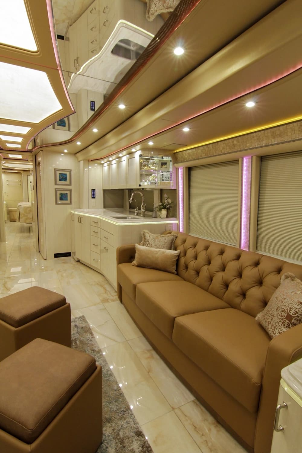 2019 Prevost Marathon H3-45 Motorhome - Image 14