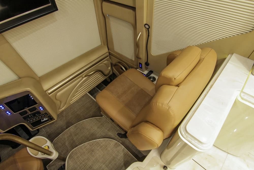 2019 Prevost Marathon H3-45 Motorhome - Image 18