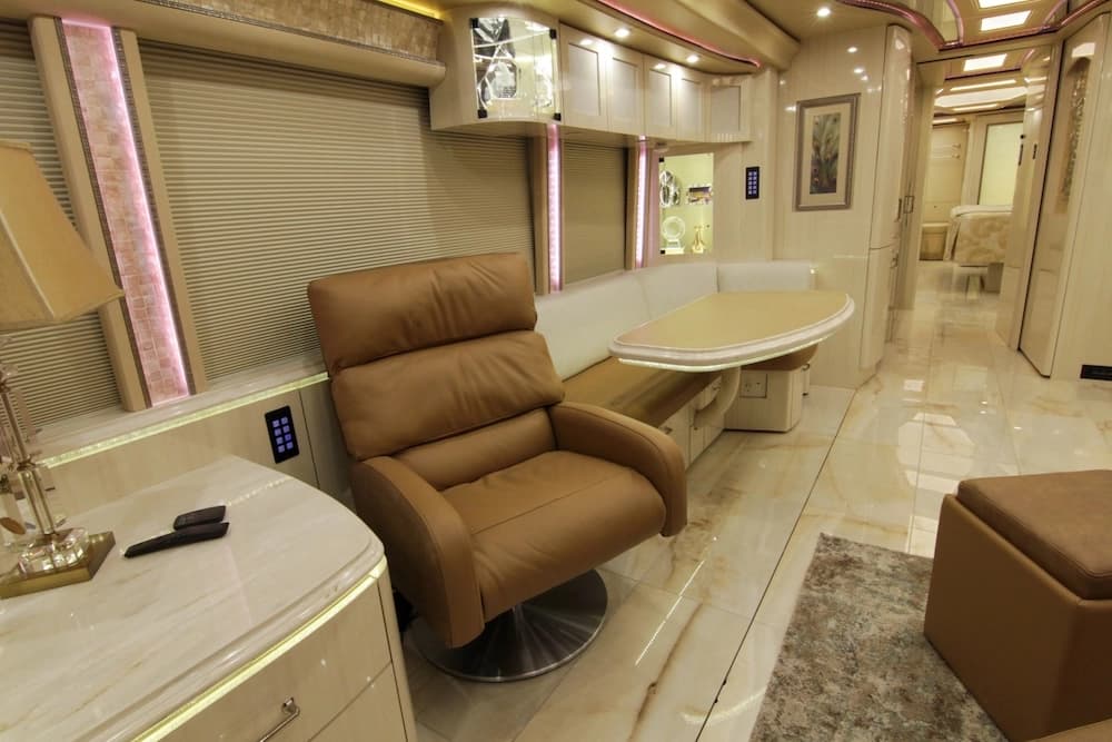 2019 Prevost Marathon H3-45 Motorhome - Image 21