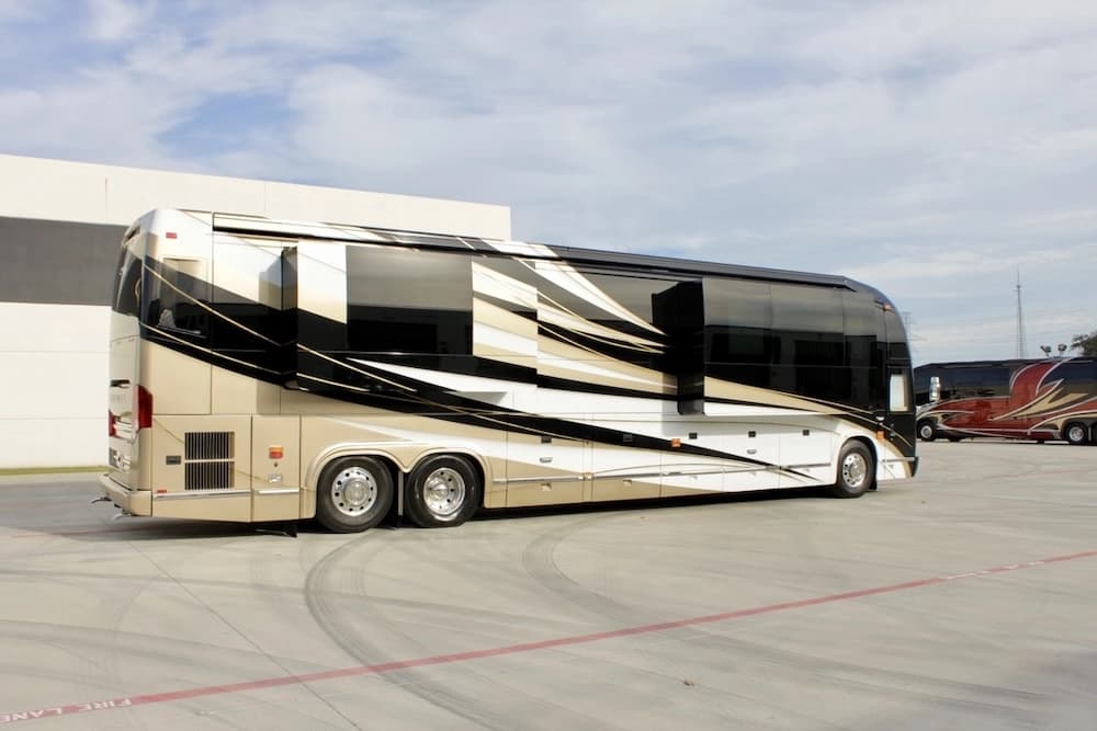 2019 Prevost Marathon H3-45 Motorhome - Image 3