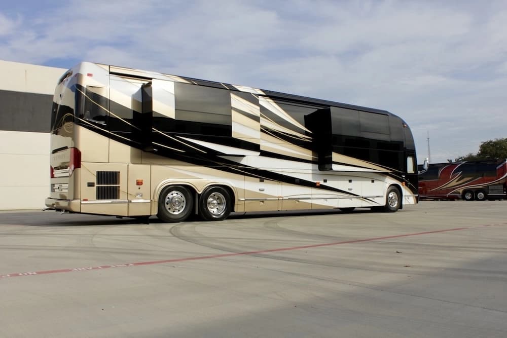 2019 Prevost Marathon H3-45 Motorhome - Image 4