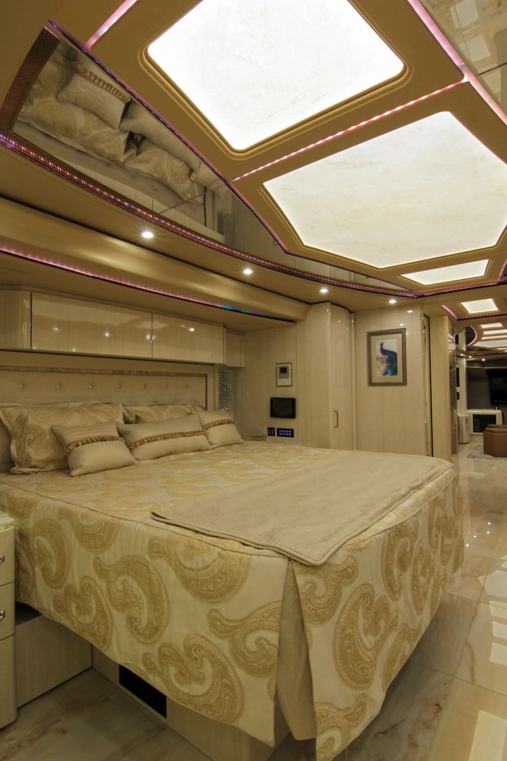 2019 Prevost Marathon H3-45 Motorhome - Image 35