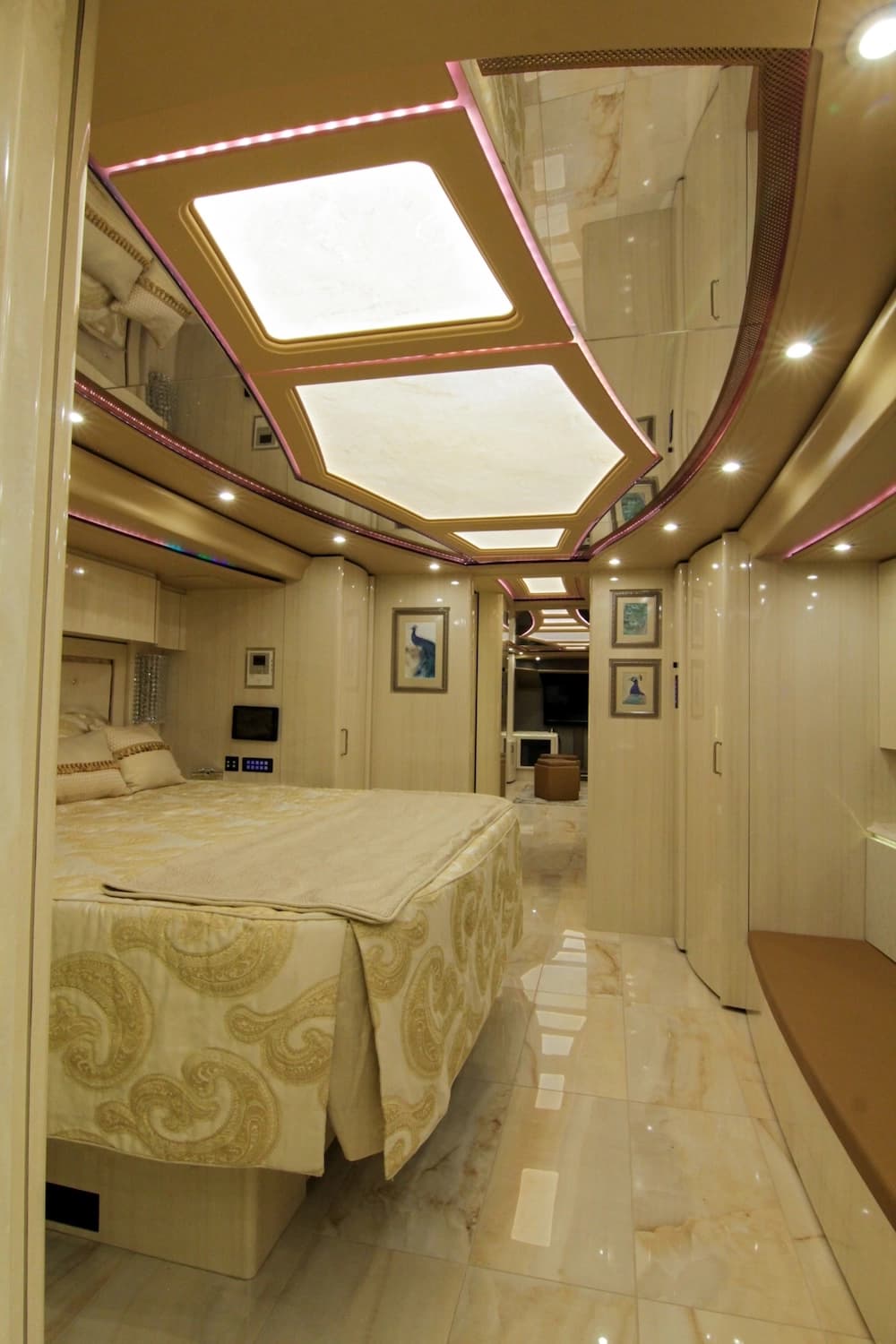 2019 Prevost Marathon H3-45 Motorhome - Image 36