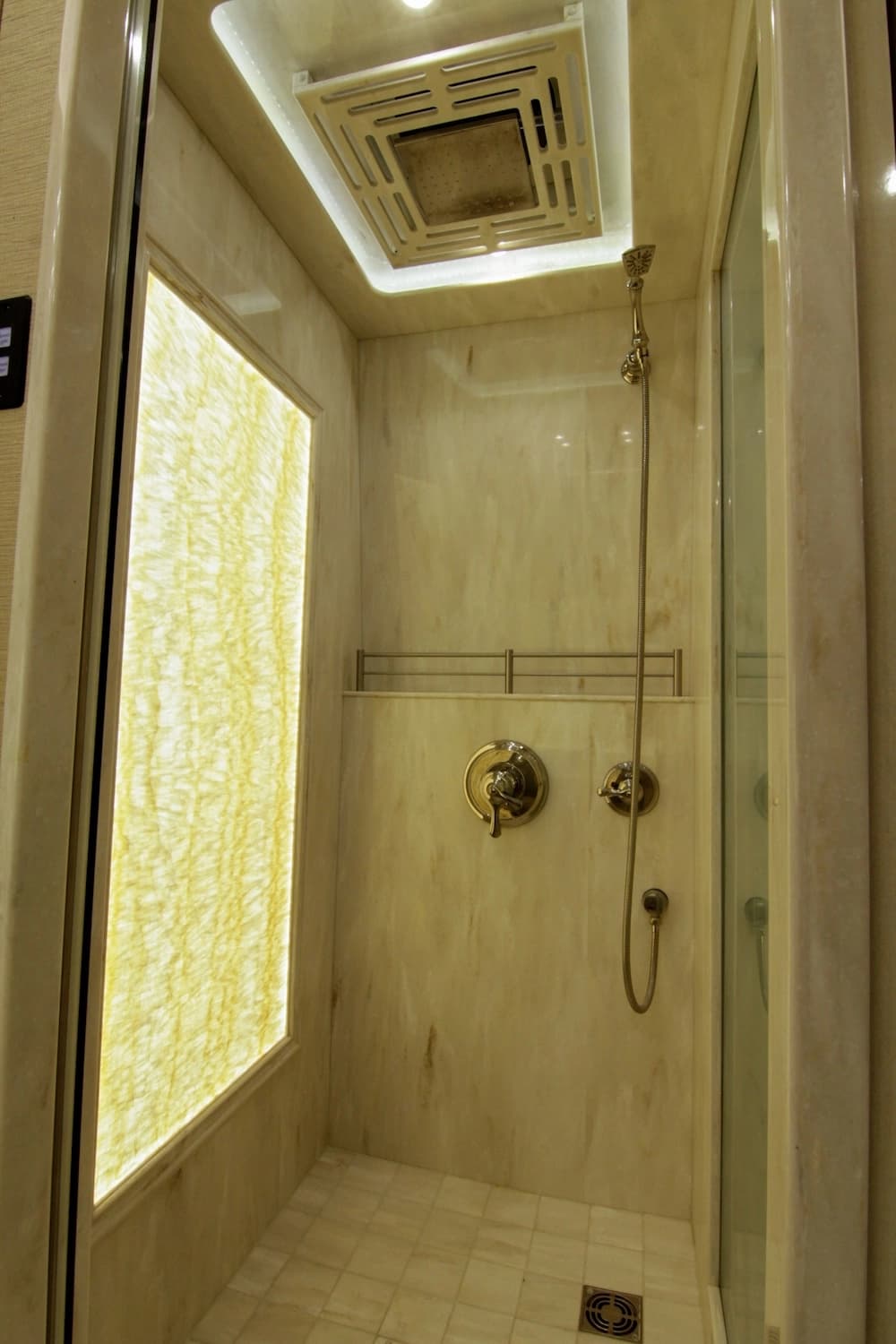 2019 Prevost Marathon H3-45 Motorhome - Image 37