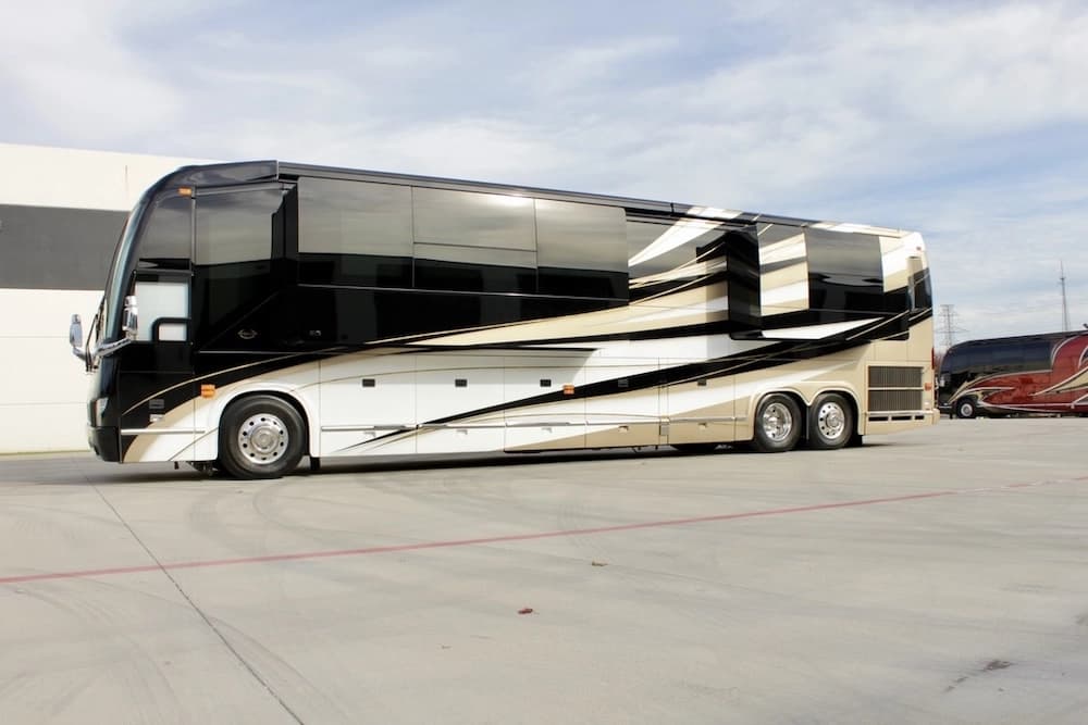 2019 Prevost Marathon H3-45 Motorhome - Image 5