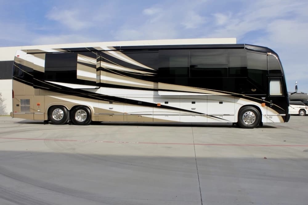 2019 Prevost Marathon H3-45 Motorhome - Image 6
