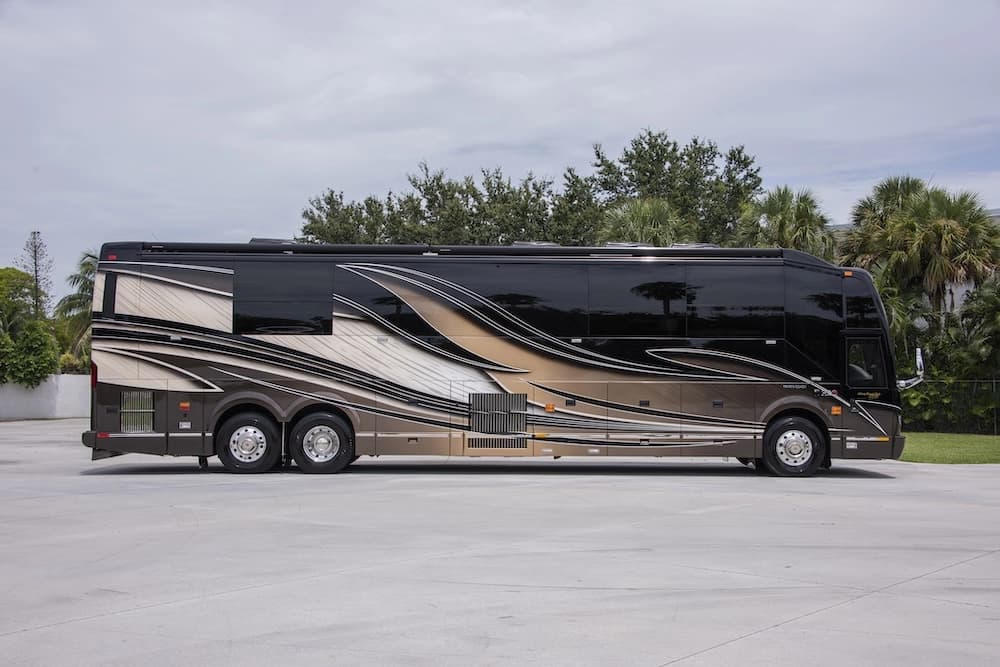 2019 Prevost Liberty Elegant Lady H3-45 Motorhome - Image 3