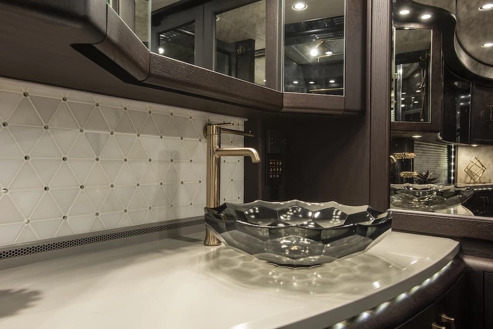 2019 Prevost Liberty Elegant Lady H3-45 Motorhome - Image 25