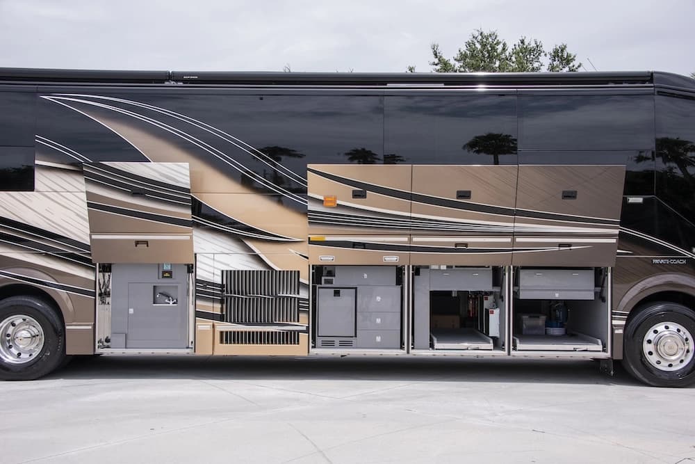 2019 Prevost Liberty Elegant Lady H3-45 Motorhome - Image 4