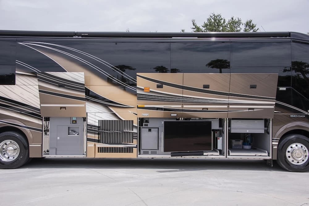2019 Prevost Liberty Elegant Lady H3-45 Motorhome - Image 5