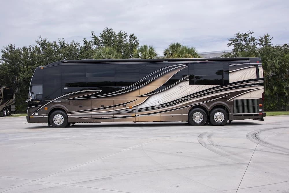 2019 Prevost Liberty Elegant Lady H3-45 Motorhome - Image 7