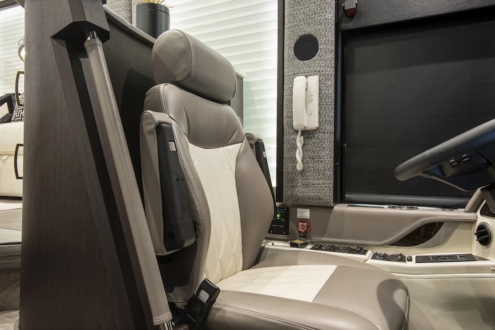 2019 Prevost Liberty Elegant Lady H3-45 Motorhome - Image 10