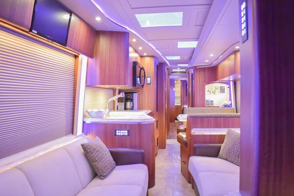 2014 Prevost Marathon H3-45 Motorhome - Image 3