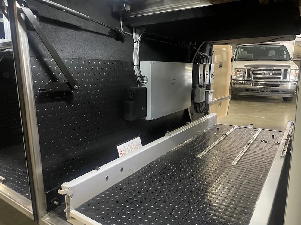 2014 Prevost Marathon H3-45 Motorhome - Image 21