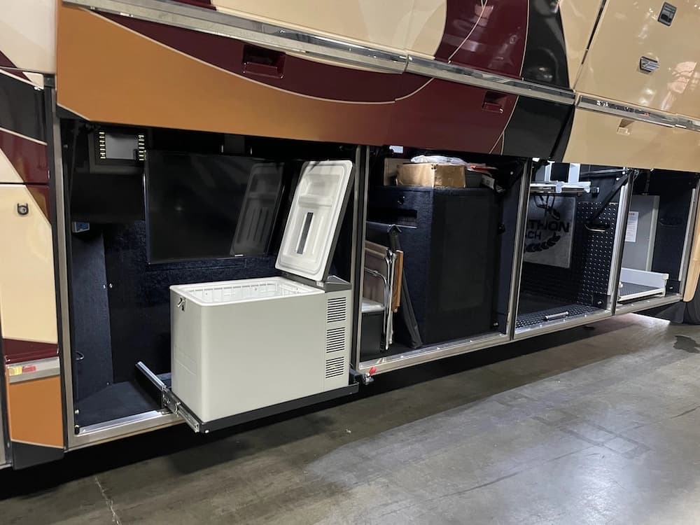 2014 Prevost Marathon H3-45 Motorhome - Image 25