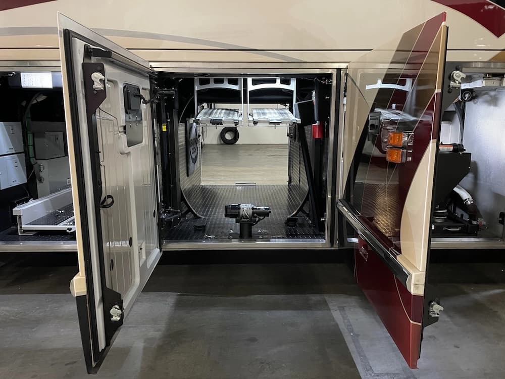 2014 Prevost Marathon H3-45 Motorhome - Image 29
