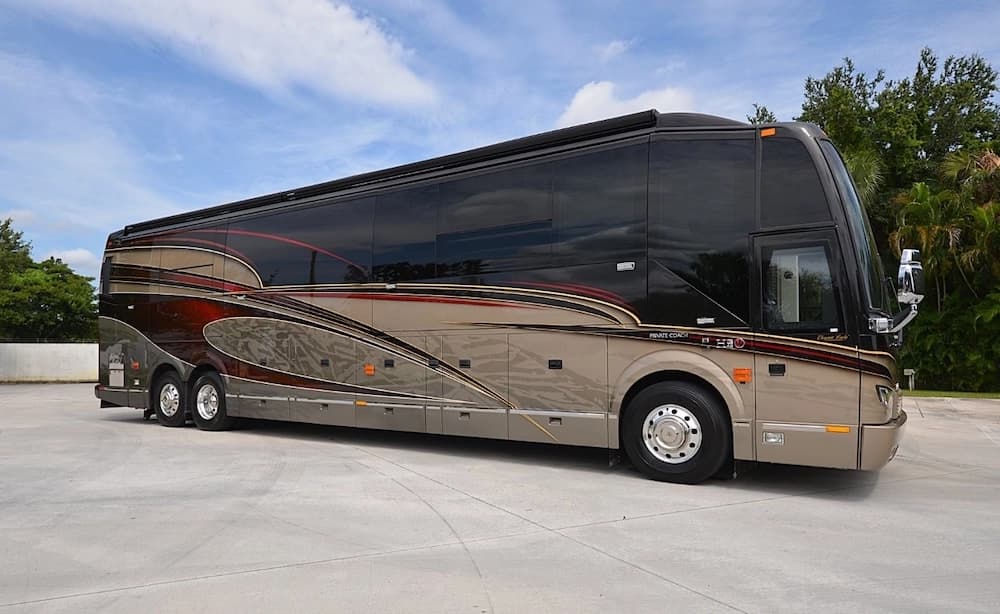 2015 Prevost Liberty Elegant Lady H3-45 Motorhome - Image 2