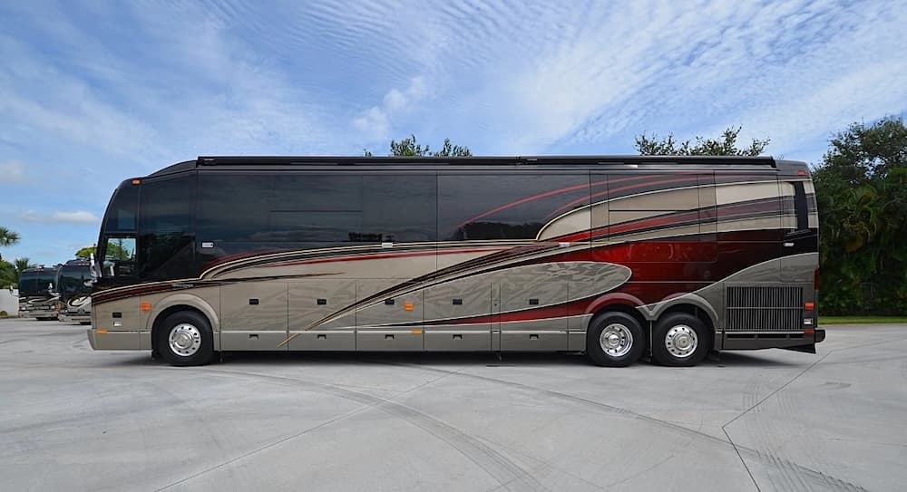 2015 Prevost Liberty Elegant Lady H3-45 Motorhome - Image 13