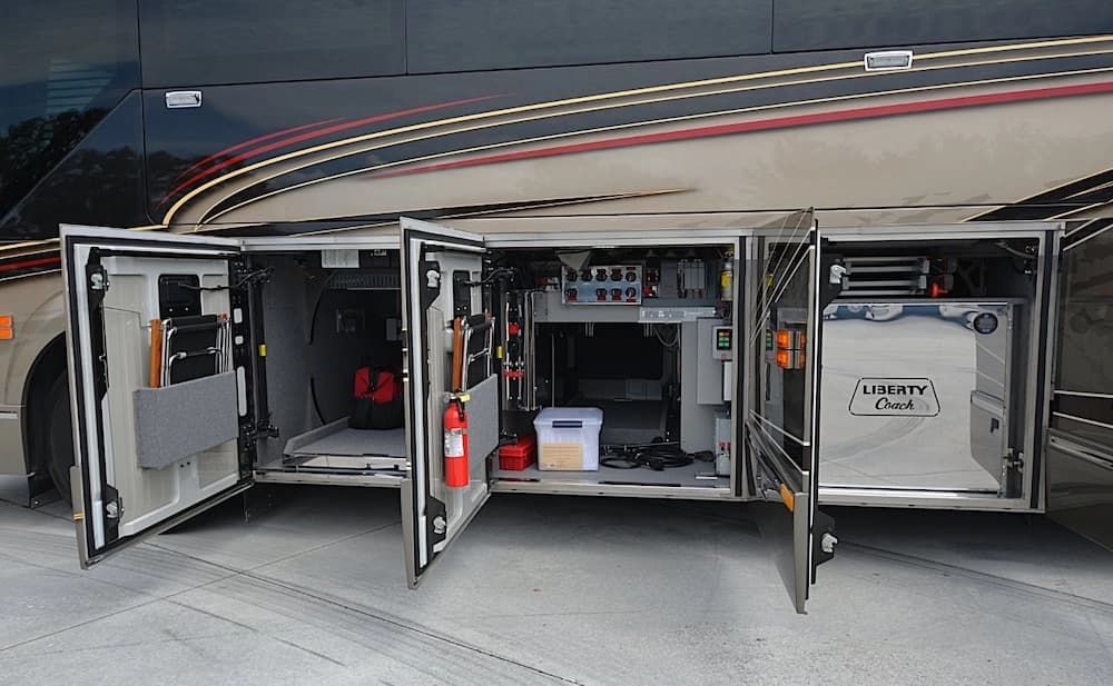 2015 Prevost Liberty Elegant Lady H3-45 Motorhome - Image 17