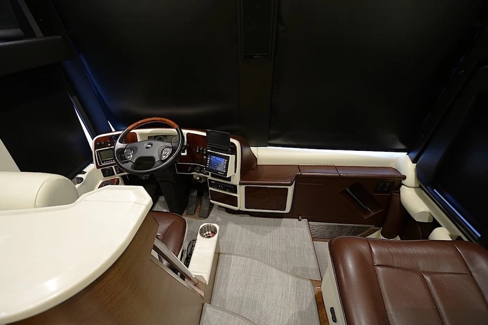 2015 Prevost Liberty Elegant Lady H3-45 Motorhome - Image 19