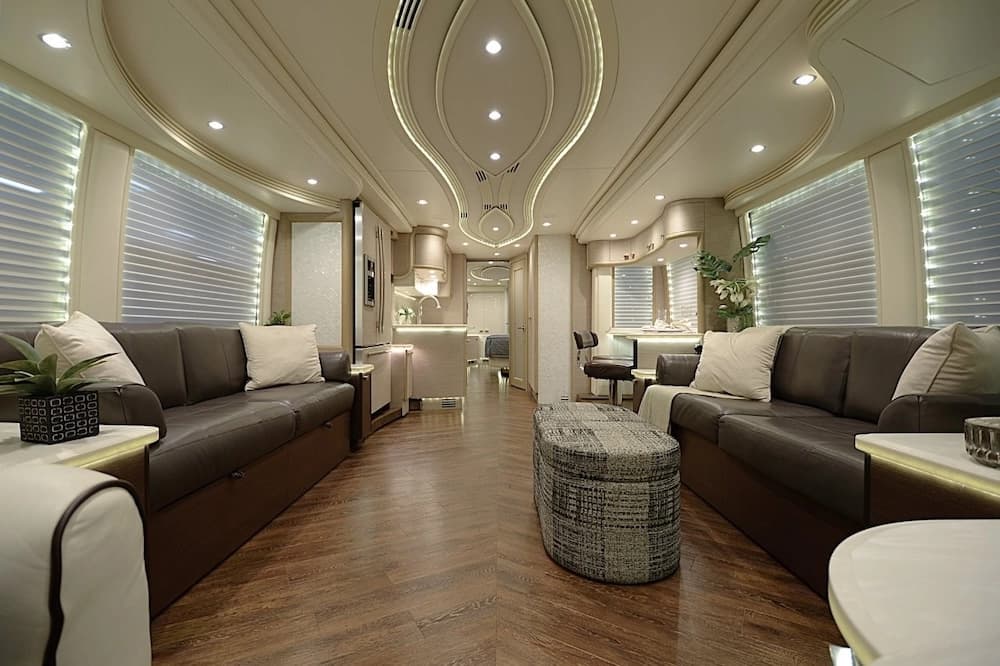 2015 Prevost Liberty Elegant Lady H3-45 Motorhome - Image 20