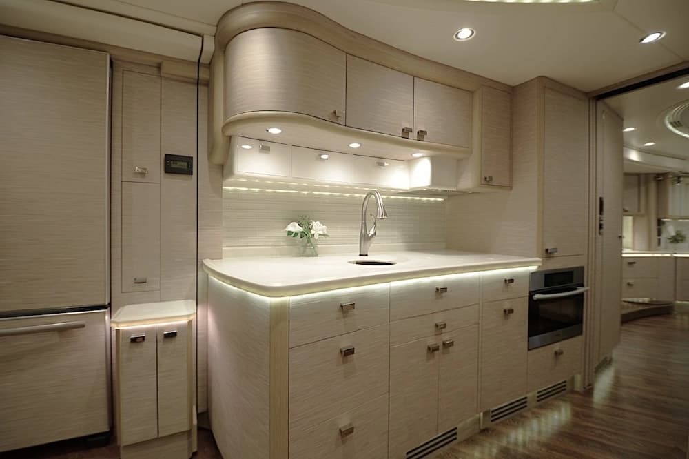 2015 Prevost Liberty Elegant Lady H3-45 Motorhome - Image 25