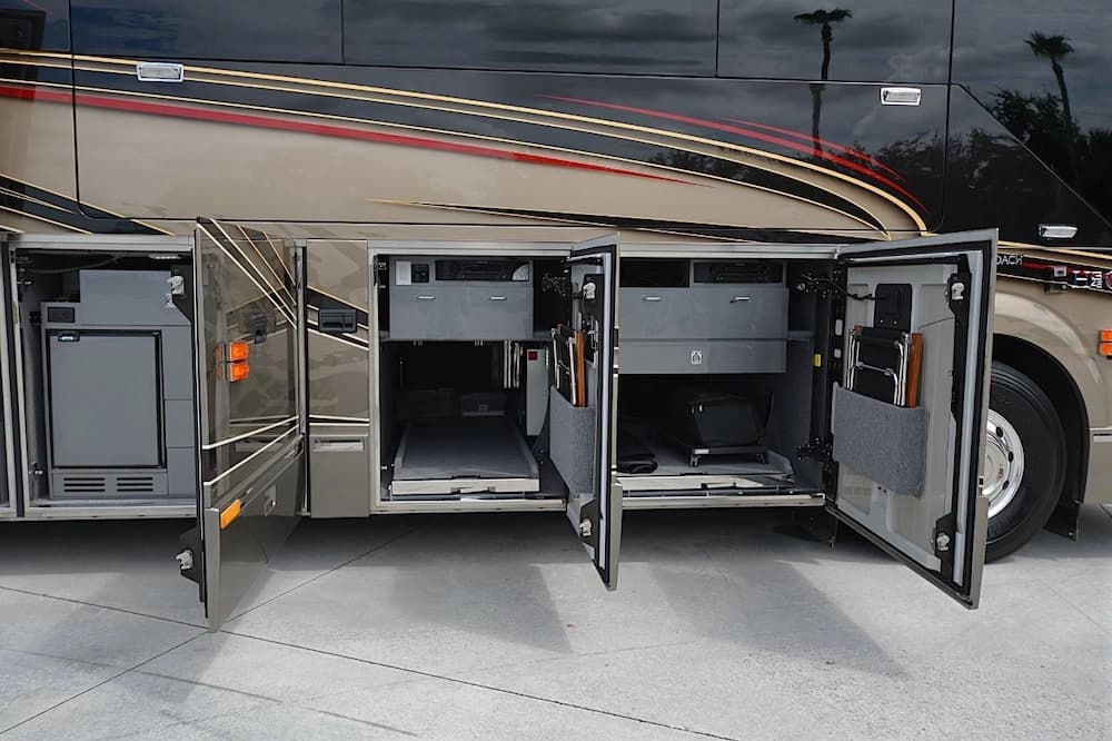 2015 Prevost Liberty Elegant Lady H3-45 Motorhome - Image 6