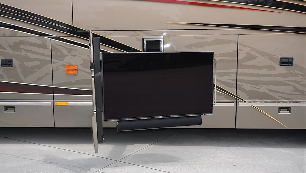 2015 Prevost Liberty Elegant Lady H3-45 Motorhome - Image 8