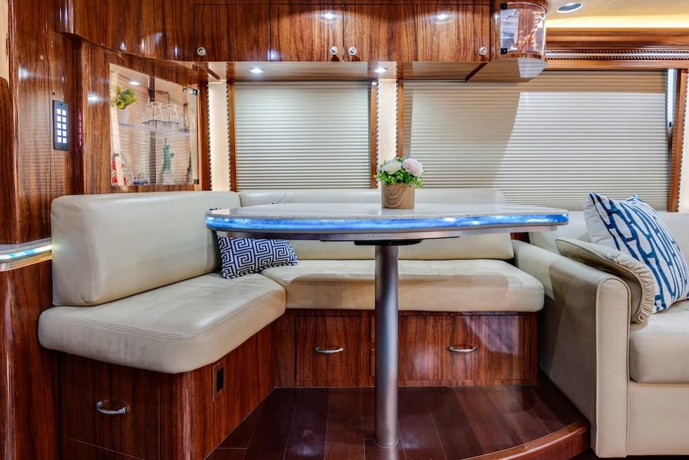 2009 Prevost Marathon H3-45 Motorhome - Image 11