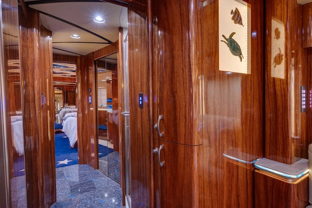 2009 Prevost Marathon H3-45 Motorhome - Image 31