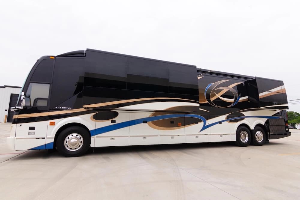 2014 Prevost Millennium H3-45 Motorhome - Image 2