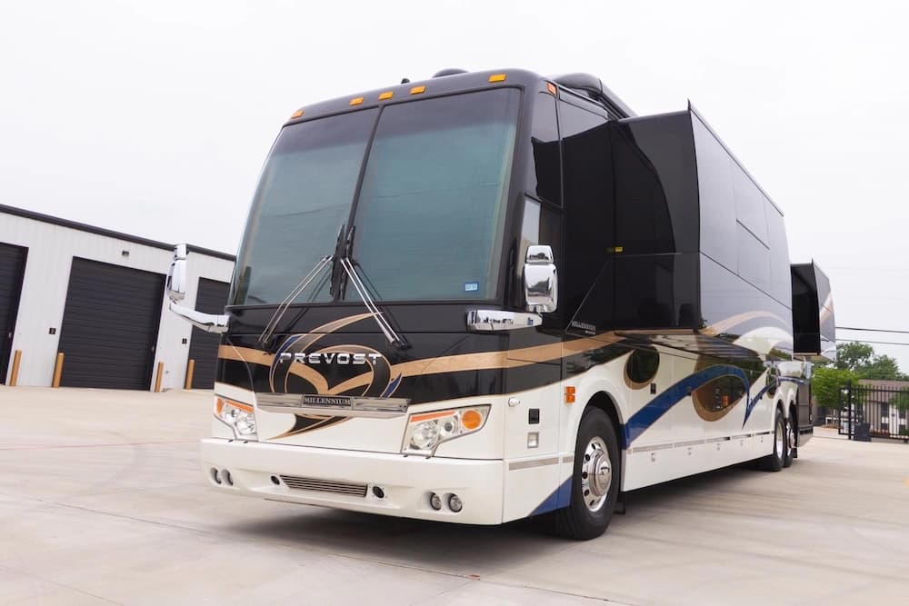 2014 Prevost Millennium H3-45 Motorhome - Image 1