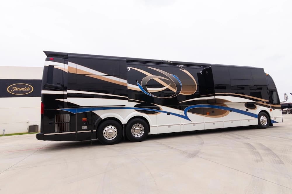 2014 Prevost Millennium H3-45 Motorhome - Image 11