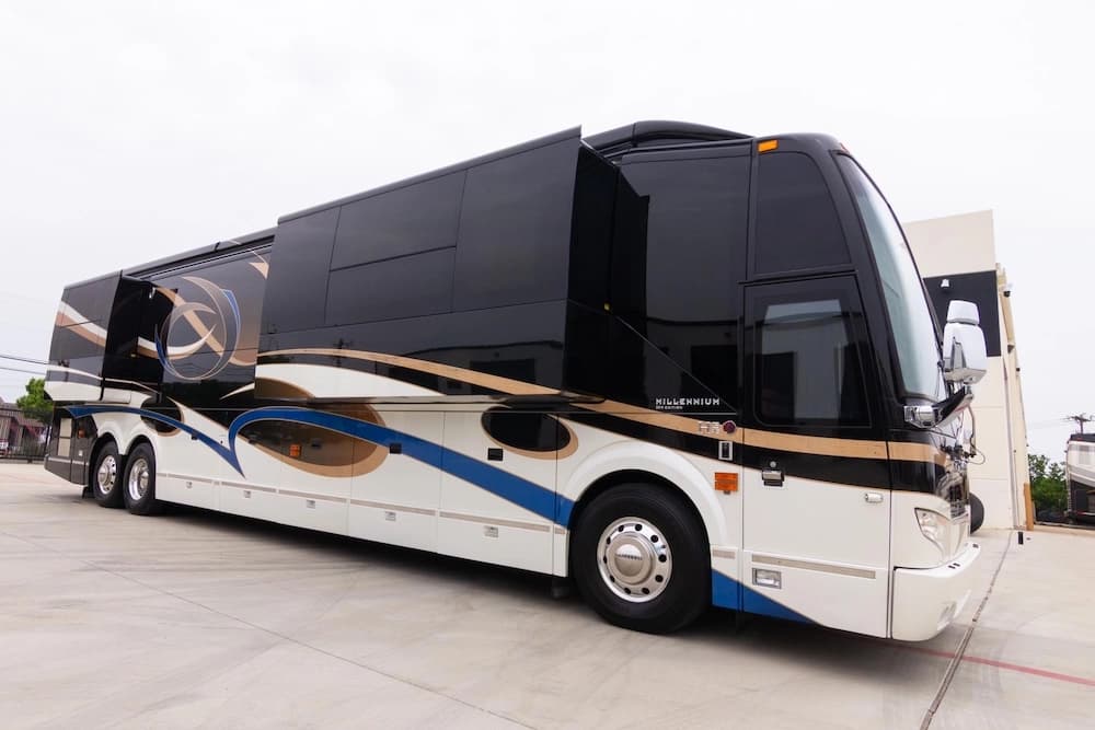 2014 Prevost Millennium H3-45 Motorhome - Image 14