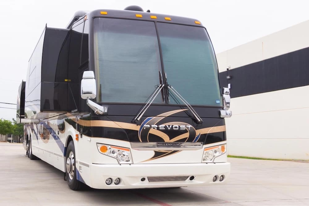 2014 Prevost Millennium H3-45 Motorhome - Image 15