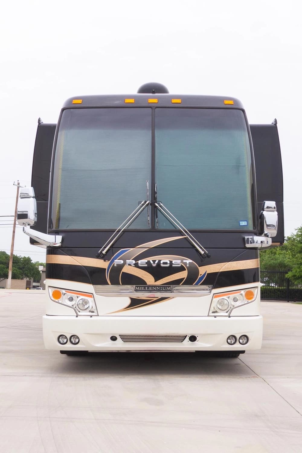 2014 Prevost Millennium H3-45 Motorhome - Image 16