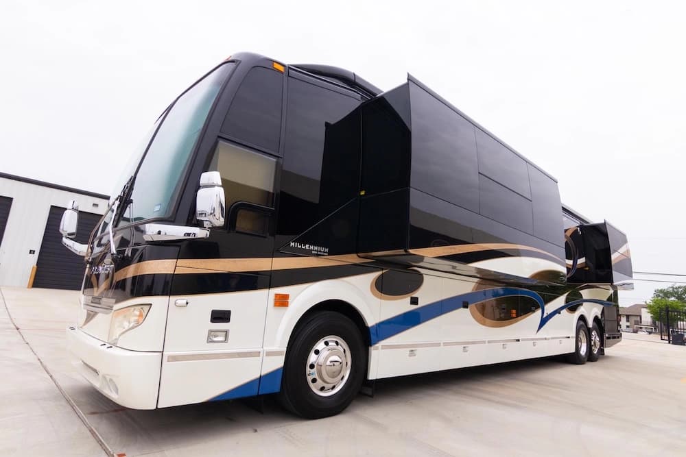 2014 Prevost Millennium H3-45 Motorhome - Image 3