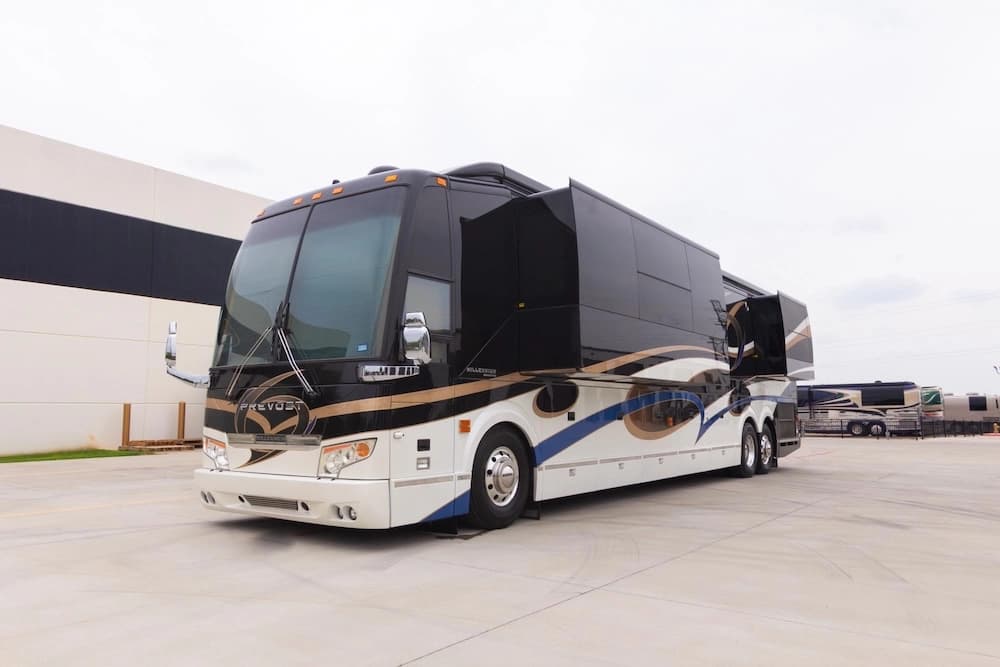 2014 Prevost Millennium H3-45 Motorhome - Image 25