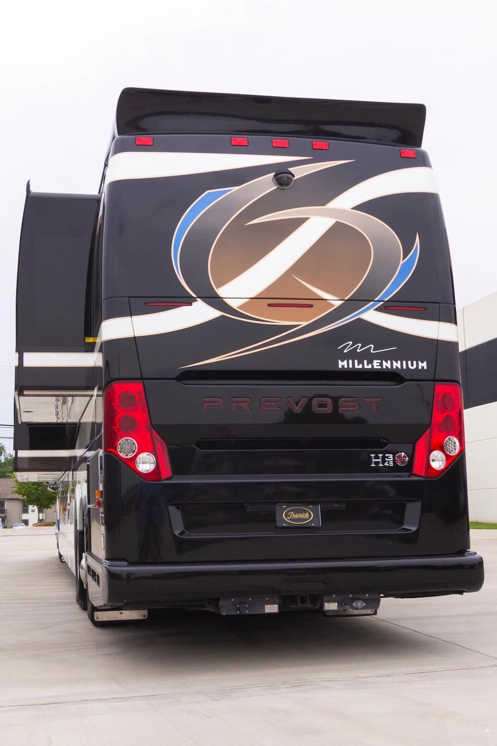 2014 Prevost Millennium H3-45 Motorhome - Image 31
