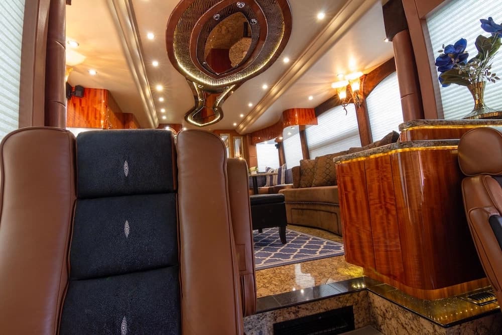 2014 Prevost Millennium H3-45 Motorhome - Image 34