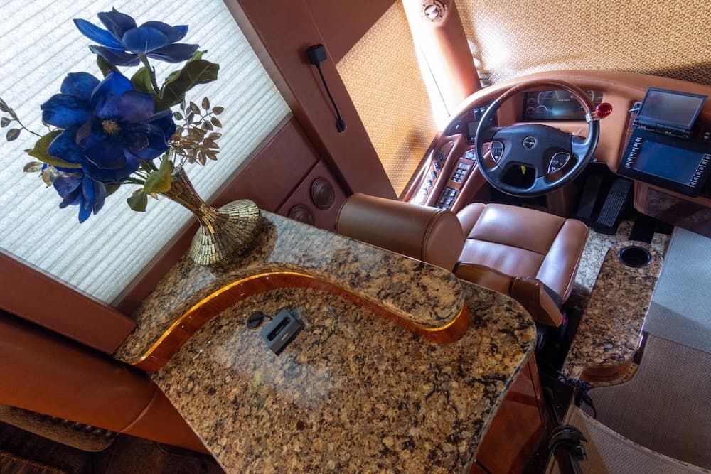2014 Prevost Millennium H3-45 Motorhome - Image 38