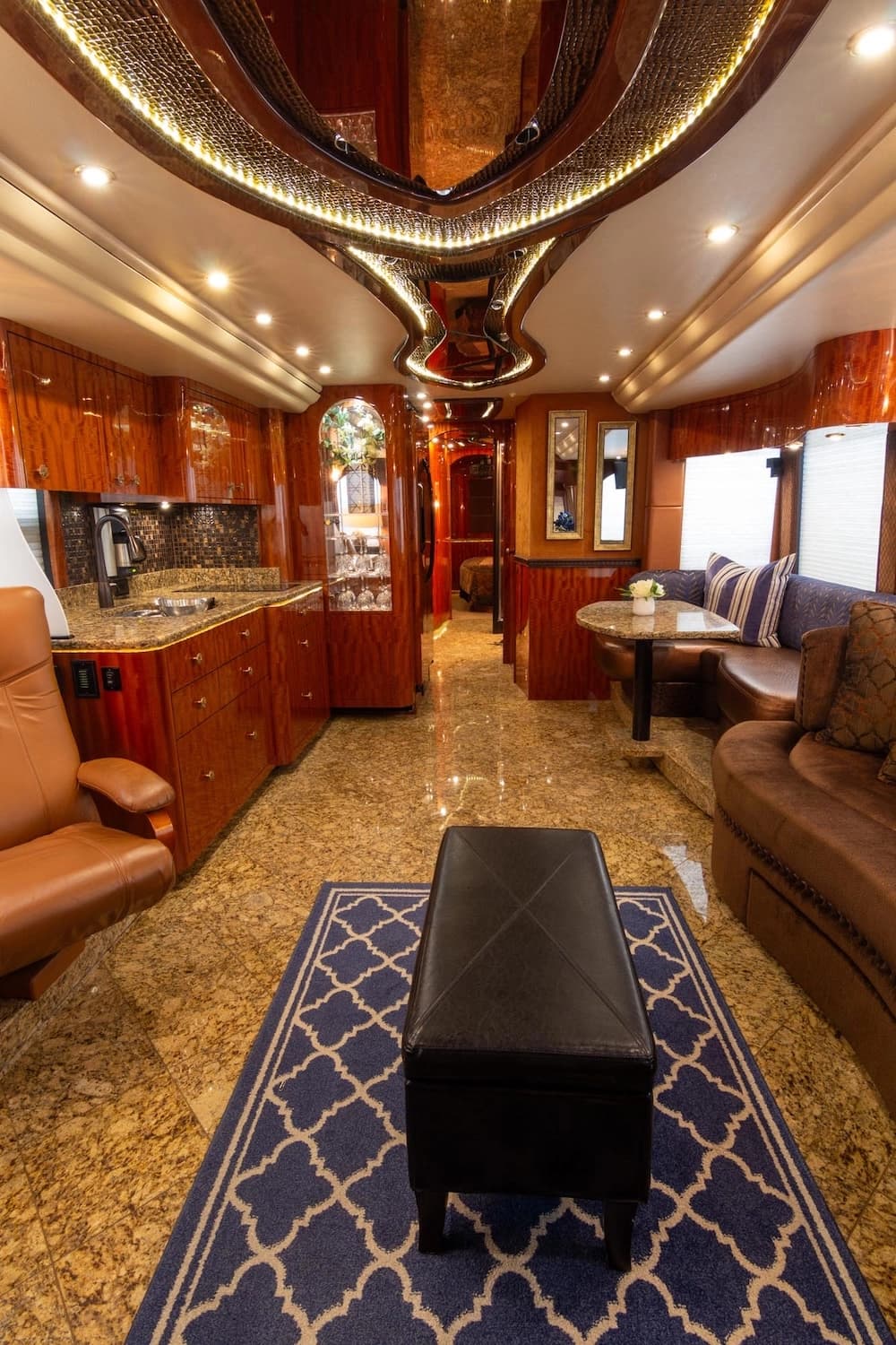 2014 Prevost Millennium H3-45 Motorhome - Image 39